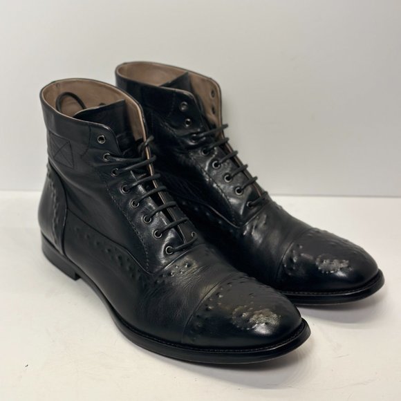 ALEXANDER McQUEEN MEN LACED UP BOOTS